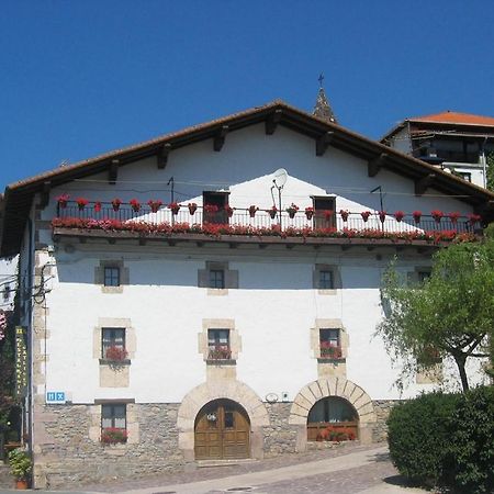 Hostal Ezkurra Esterno foto