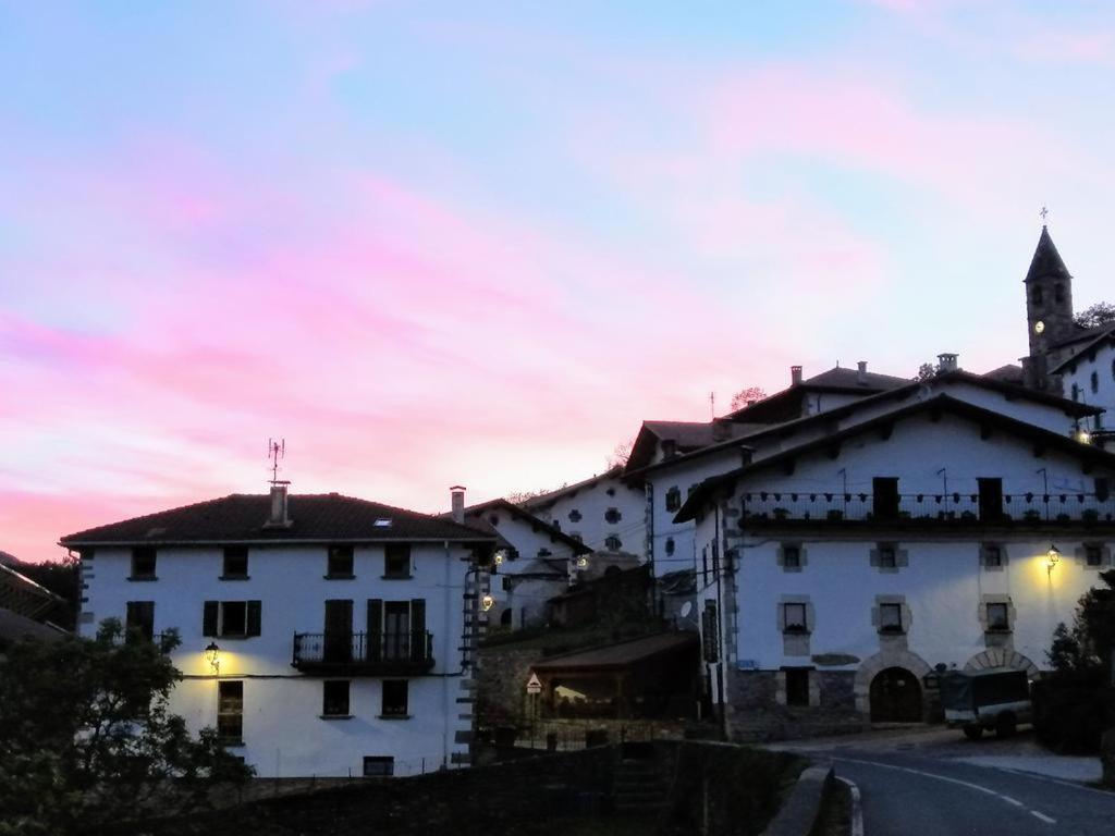 Hostal Ezkurra Esterno foto