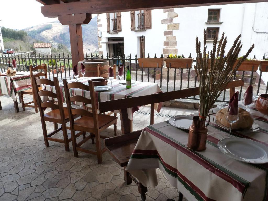 Hostal Ezkurra Esterno foto